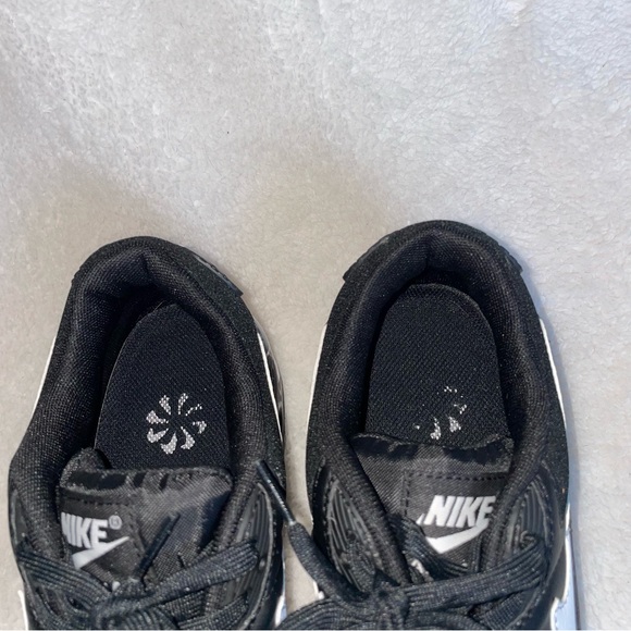nike air max 90’s (w. 9.5) - Picture 8 of 10